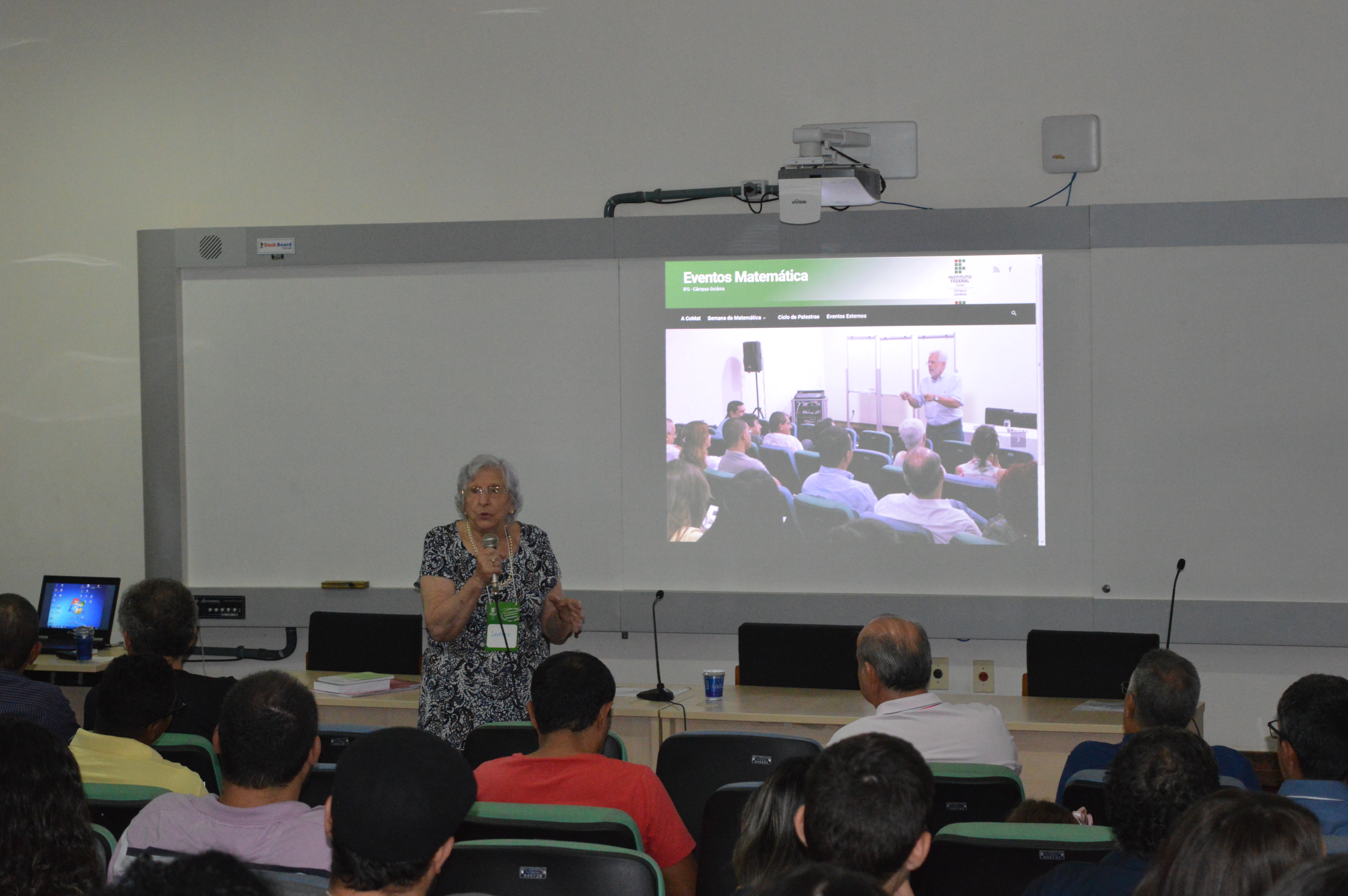 professora do Câmpus de Rio Claro da Universidade Estadual Paulista (Unesp),Lourdes de la Rosa Onuchic, ministrou palestra sobre o tema: “Resolução de Problemas: Perspectivas e Conexões”.